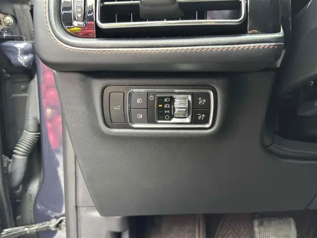 Lincoln Aviator — Фото автомобиля 17