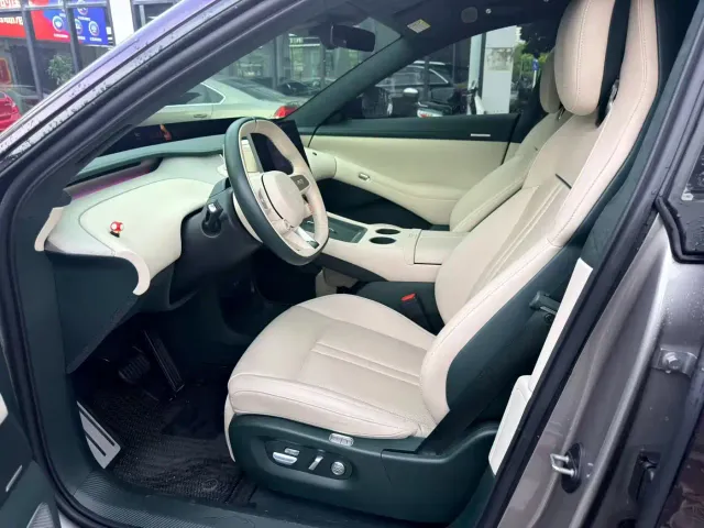 Xiaomi Auto Xiaomi YU7 2025 Ultra Long Range High Performance AWD Max Edition — Фото автомобиля 4
