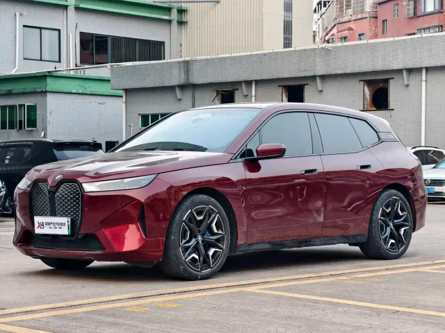 Фотография автомобиля — BMW iX