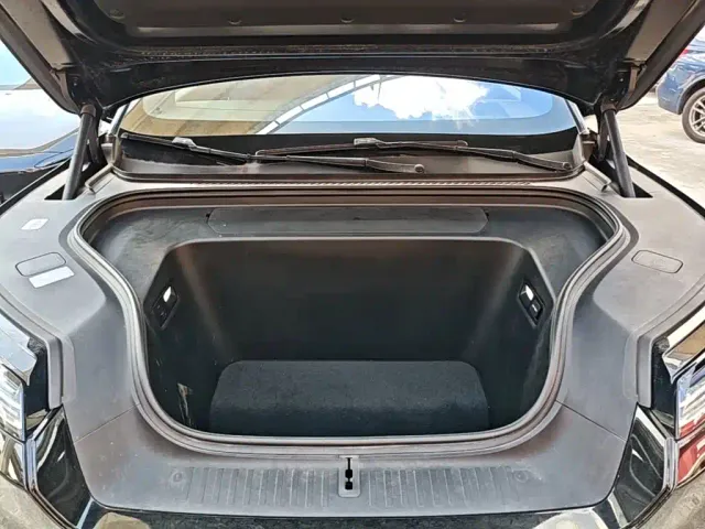 Nio ES8 — Фото автомобиля 19