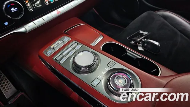 Genesis GV70 2.5T Бензин AWD — Фото автомобиля 7