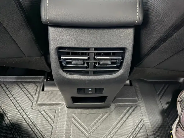 Haval M6 — Фото автомобиля 11