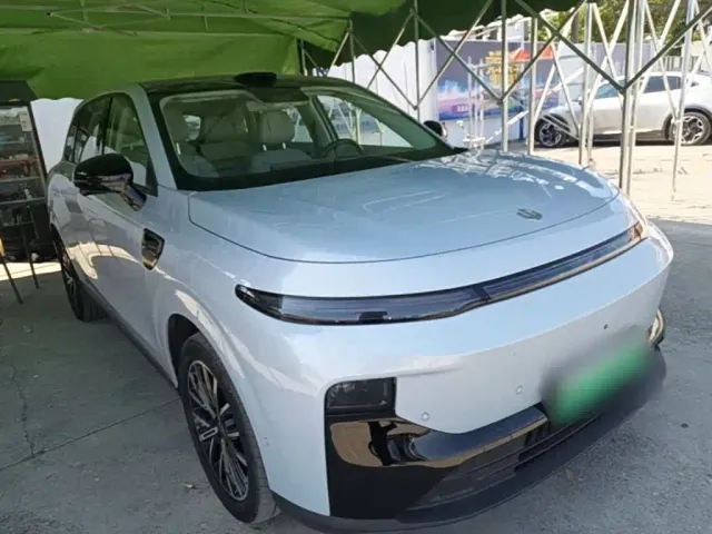 Leapmotor B10 — Фото автомобиля 3