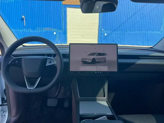 Tesla Model Y — Фото автомобиля 7