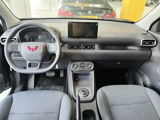 Wuling Hongguang — Фото автомобиля 9