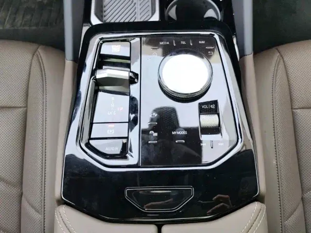 BMW 5 Series — Фото автомобиля 9