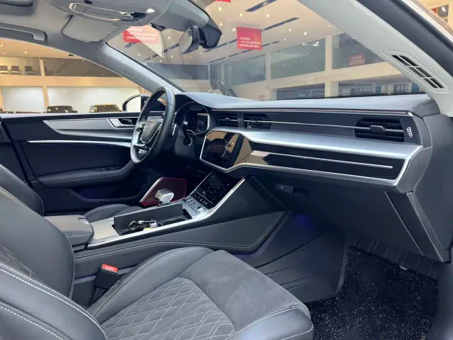 Audi A7L — Фото автомобиля 14