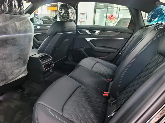 Audi A6L — Фото автомобиля 8