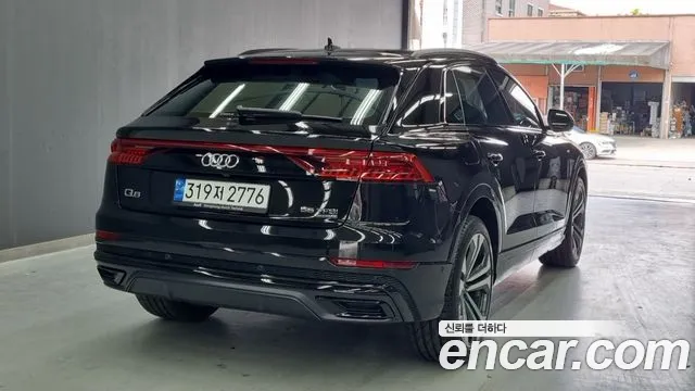 Audi Q8 55 TFSI quattro Premium — Фото автомобиля 4