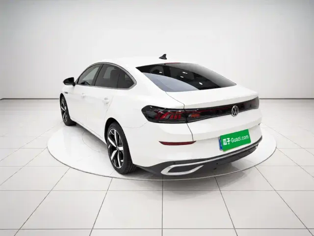 Volkswagen Lamando — Фото автомобиля 4