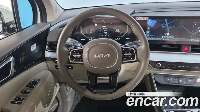Kia Carnival Generation 4 — Фото автомобиля 12