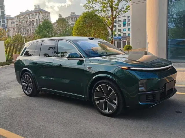 Li Auto L8 — Фото автомобиля 3