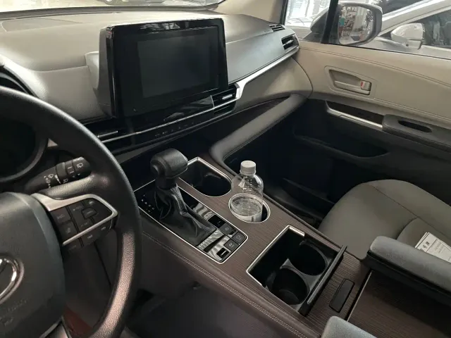 Toyota Granvia — Фото автомобиля 9