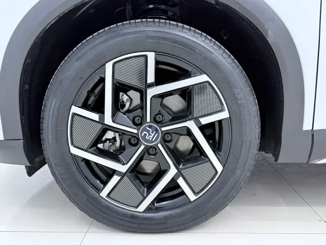 BYD Yuan PLUS — Фото автомобиля 17