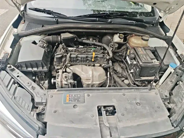 Roewe i5 — Фото автомобиля 10