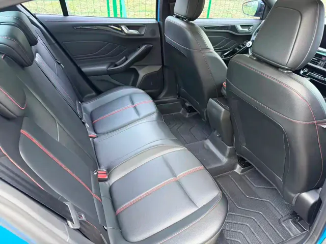 Ford Focus — Фото автомобиля 15