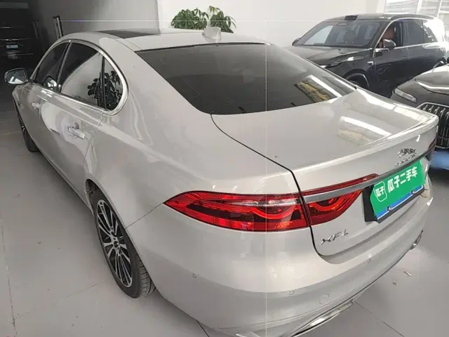 Jaguar XFL — Фото автомобиля 4