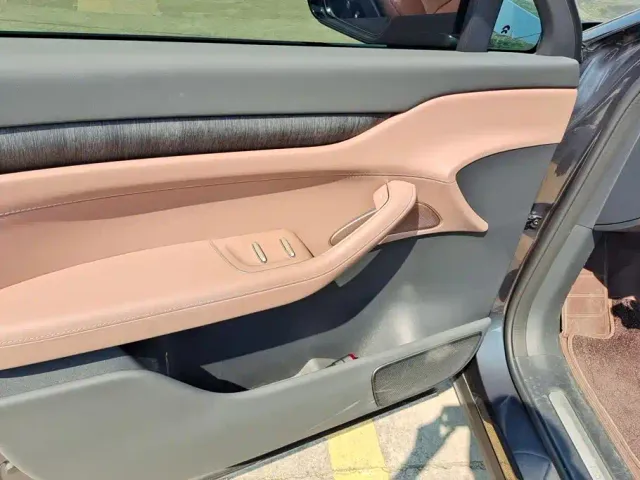 Nio ES8 — Фото автомобиля 7