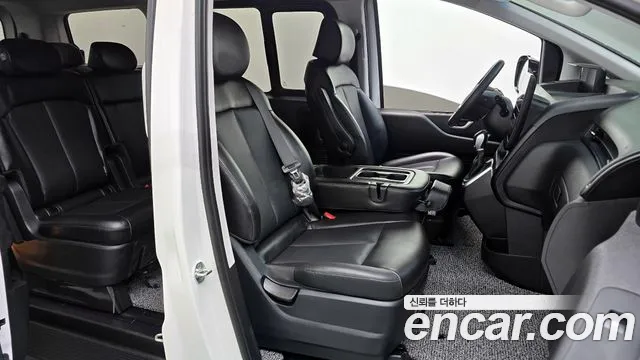 Hyundai Staria Staria 4WD Tourer 9 мест — Фото автомобиля 10