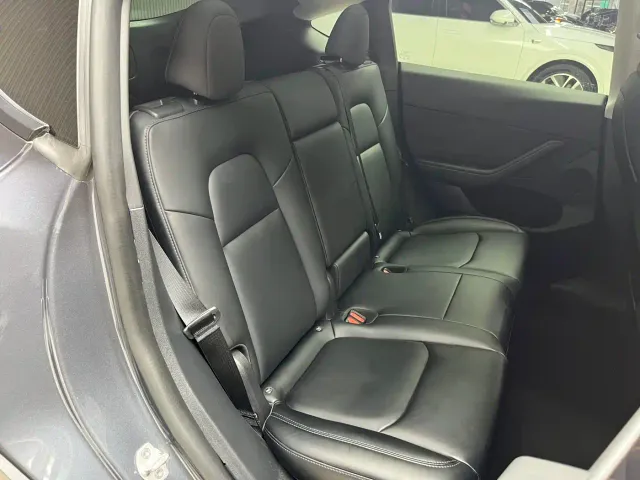 Tesla Model Y — Фото автомобиля 10