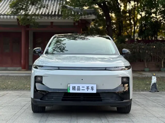 Leapmotor B10 — Фото автомобиля 2