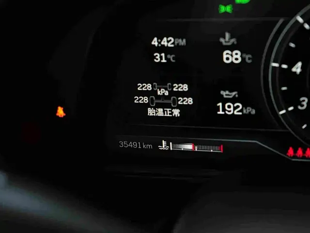 Cadillac CT5 — Фото автомобиля 14