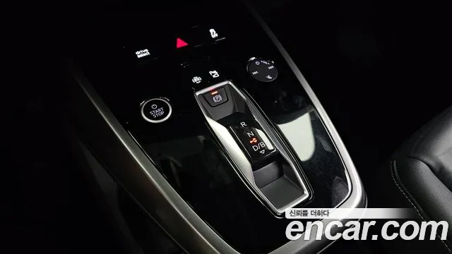 Audi Q4 e-tron F4 — Фото автомобиля 12