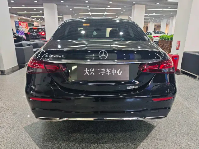 Mercedes-Benz E-Class — Фото автомобиля 5