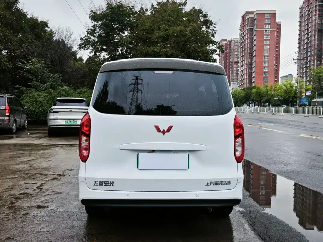 Wuling Hongguang — Фото автомобиля 9