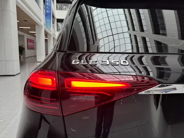 Mercedes-Benz GLE-Class — Фото автомобиля 23