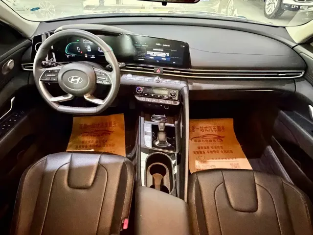 Hyundai Elantra 2023 Model 1.5L CVT LUX Premium Edition — Фото автомобиля 6