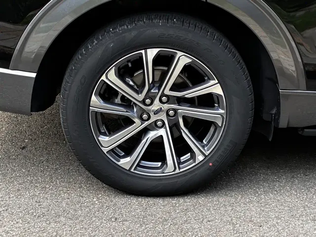 Ford Explorer — Фото автомобиля 12