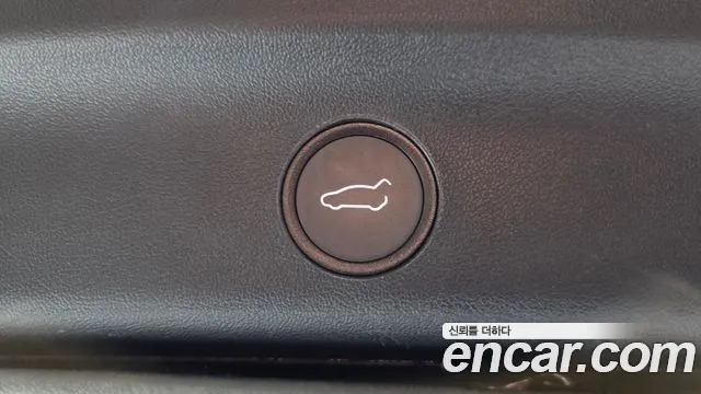 Tesla Model Y — Фото автомобиля 25