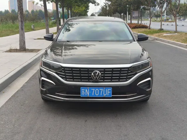 Volkswagen Passat — Фото автомобиля 2