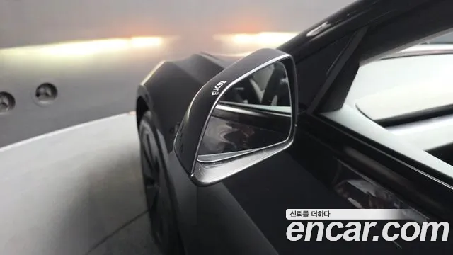 Tesla Model 3 — Фото автомобиля 28