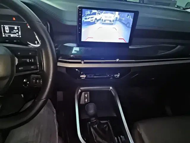 Wuling Jiachen — Фото автомобиля 12