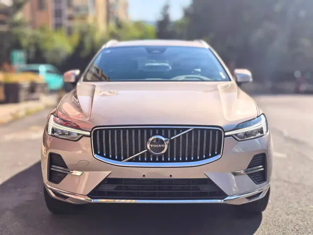 Volvo XC60 — Фото автомобиля 2