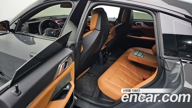BMW i4 — Фото автомобиля 11
