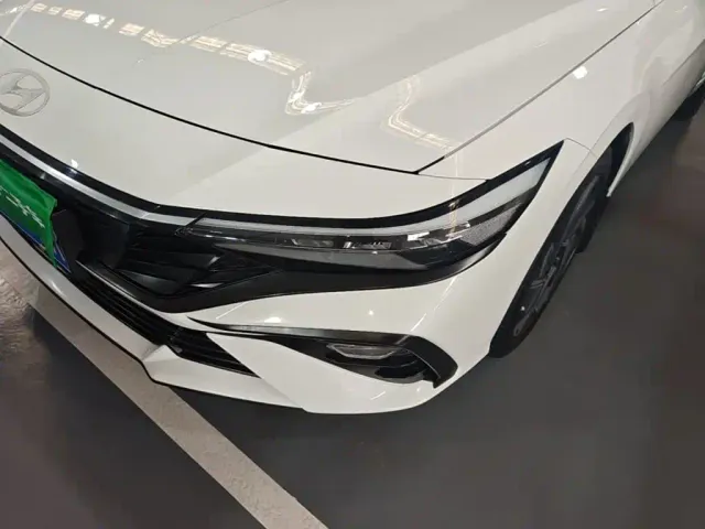 Hyundai Elantra — Фото автомобиля 23