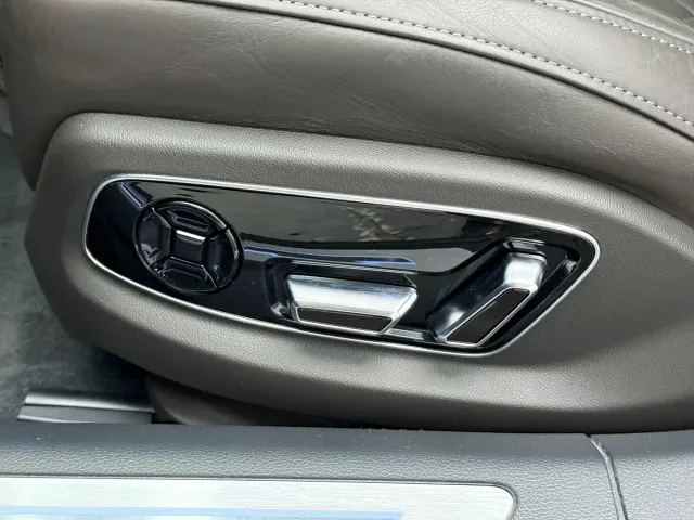 Audi A8 — Фото автомобиля 10