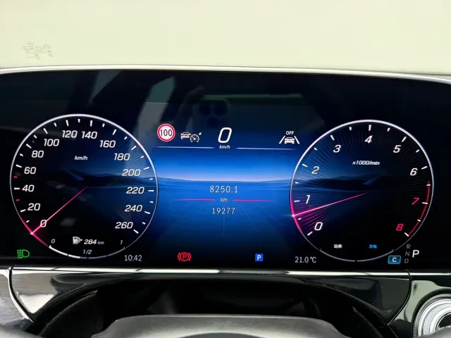 Mercedes-Benz E-Class — Фото автомобиля 10