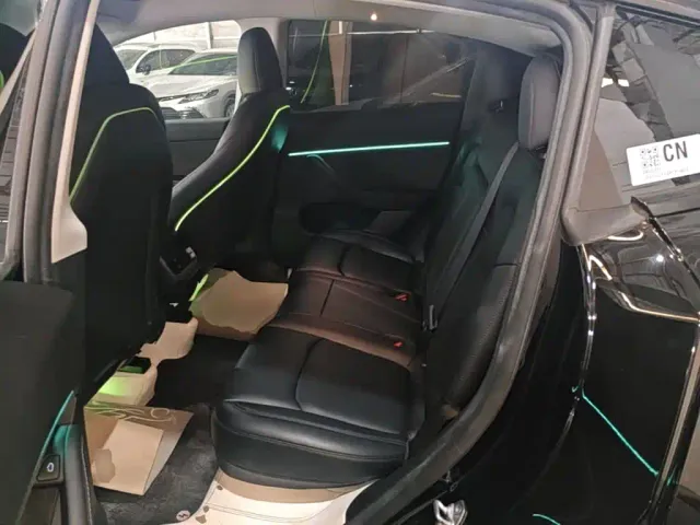 Tesla Model Y — Фото автомобиля 16