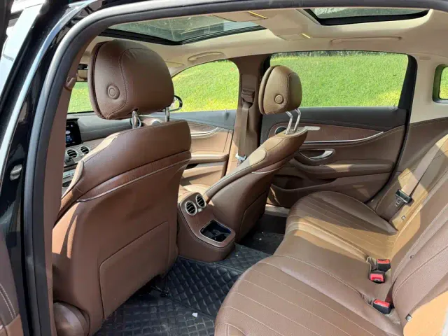 Mercedes-Benz E-Class — Фото автомобиля 11