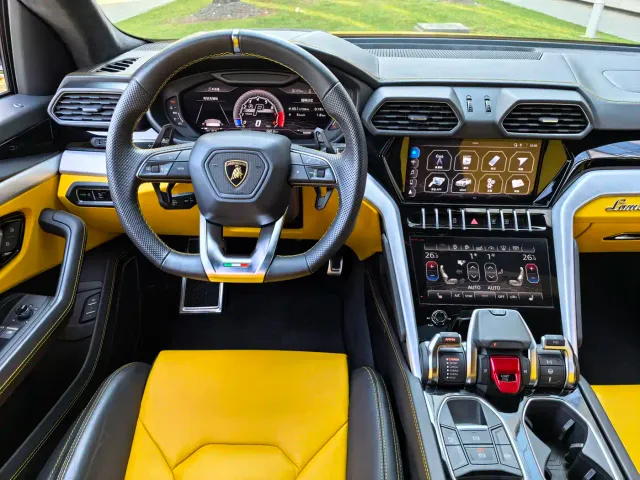 Lamborghini Urus — Фото автомобиля 22