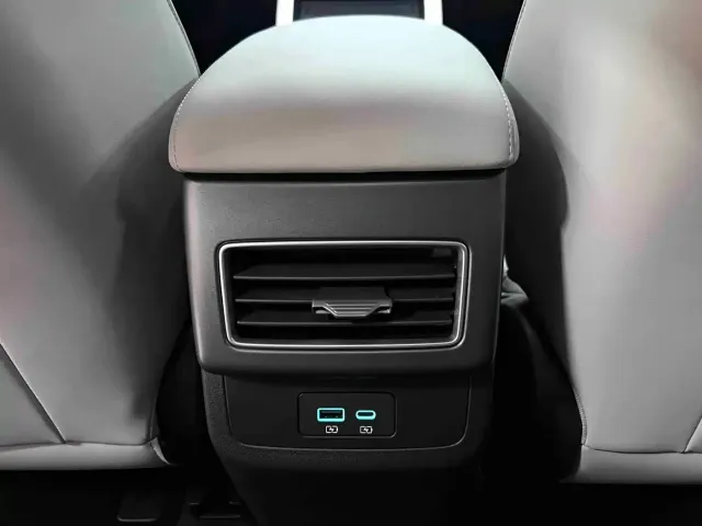 BYD Yuan UP — Фото автомобиля 11