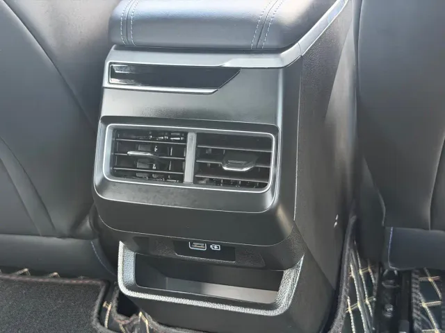 Geely Xingrui — Фото автомобиля 11