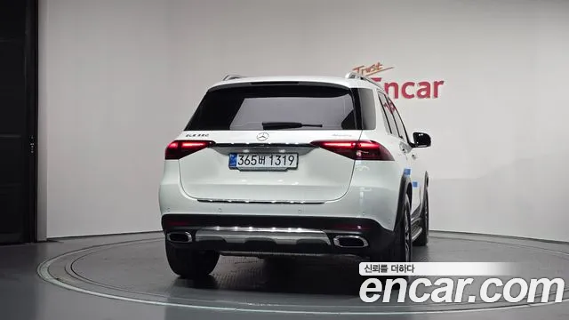 Mercedes-Benz GLE-Class — Фото автомобиля 4