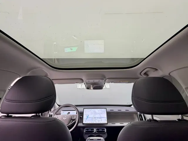 Leapmotor B10 — Фото автомобиля 13