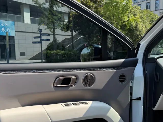 Li Auto i6 — Фото автомобиля 14