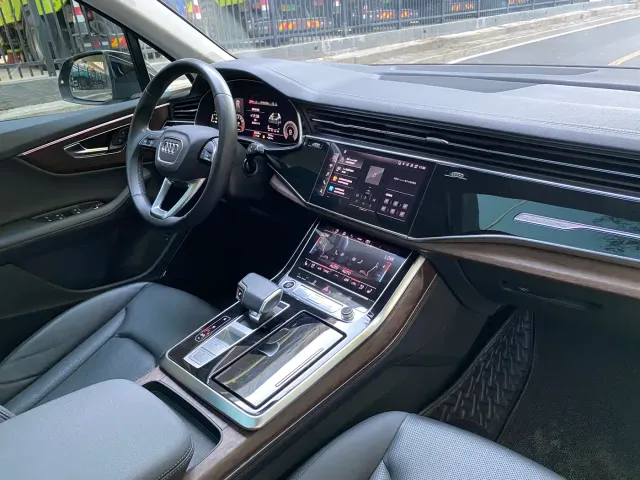 Audi Q7 — Фото автомобиля 19